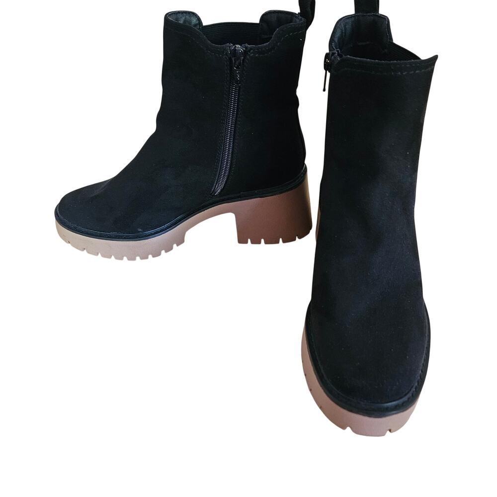 Universal Thread Crispin Chelsea Boots Black Faux Suede Sz 7M